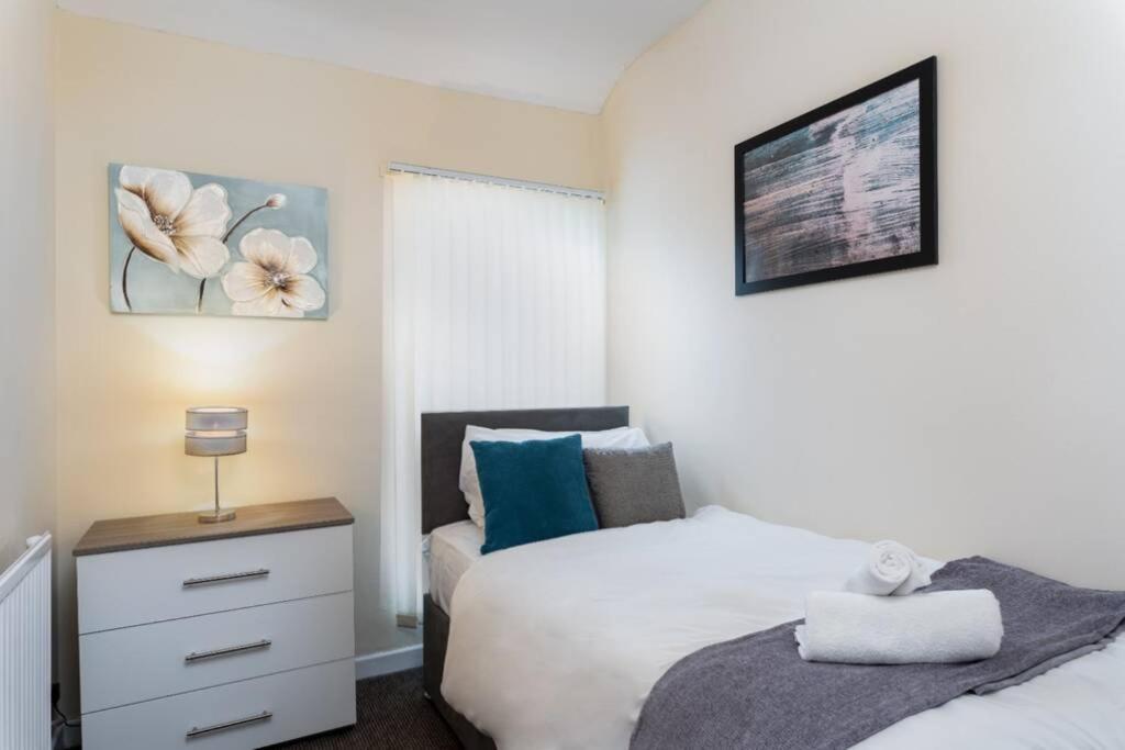 Sleeps 5, Smart Tv'S In Bedrooms Swansea Exterior foto