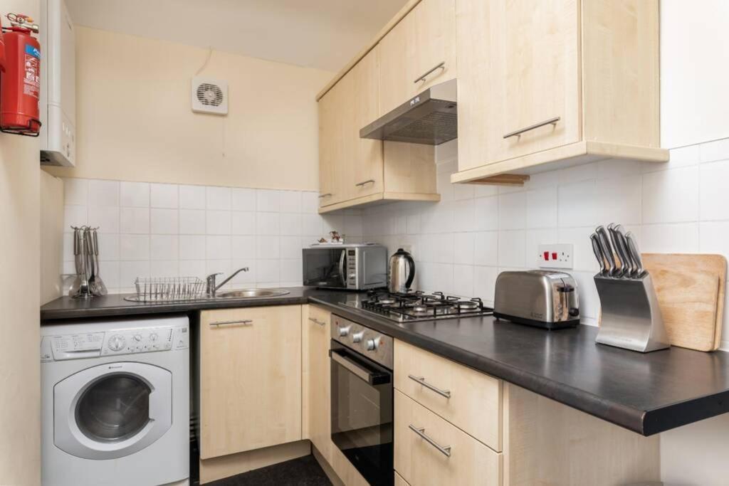 Sleeps 5, Smart Tv'S In Bedrooms Swansea Exterior foto