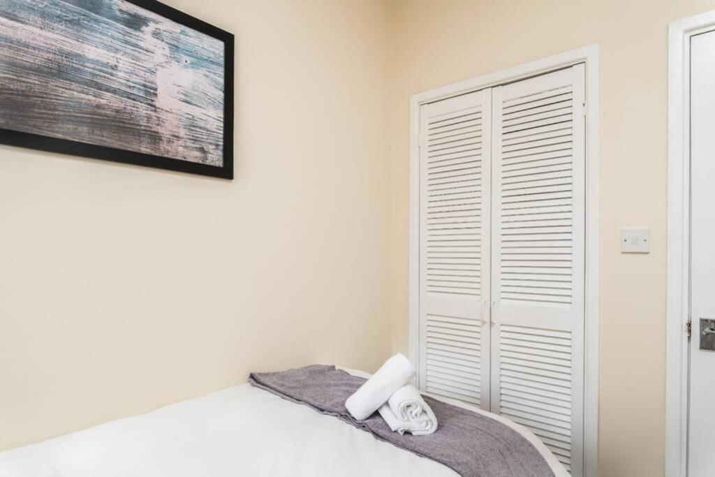 Sleeps 5, Smart Tv'S In Bedrooms Swansea Exterior foto